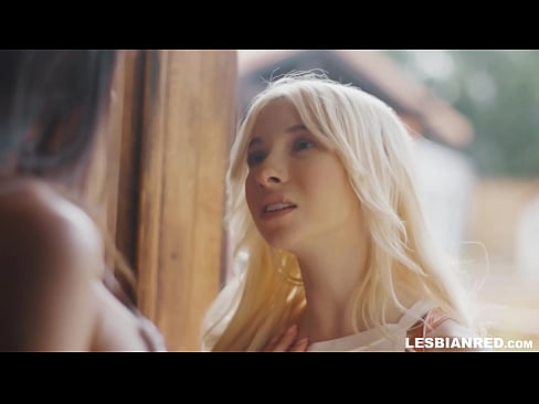 ❤️ Knabino venas hejmen kelkajn monatojn poste kaj finas manĝi la kuzon de sia duonpatrino Faka video  ĉe ni